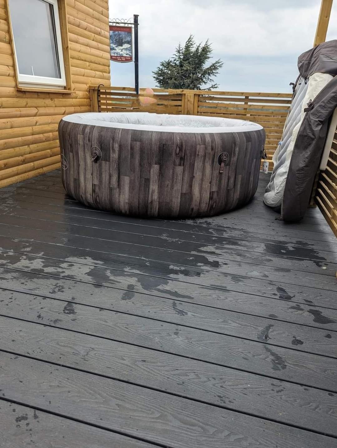 Tracey'S Hideaway - With Hot Tub & Amazing Views Hotel Llanasa Exterior foto